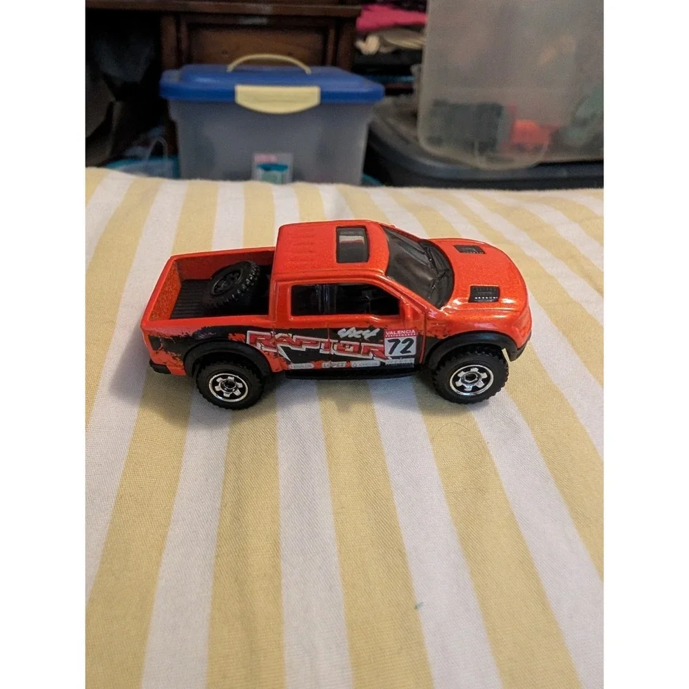 2015 Matchbox 2010 Ford F-150 SVT Raptor 72 Orange Diecast Pickup Truck 1:64
